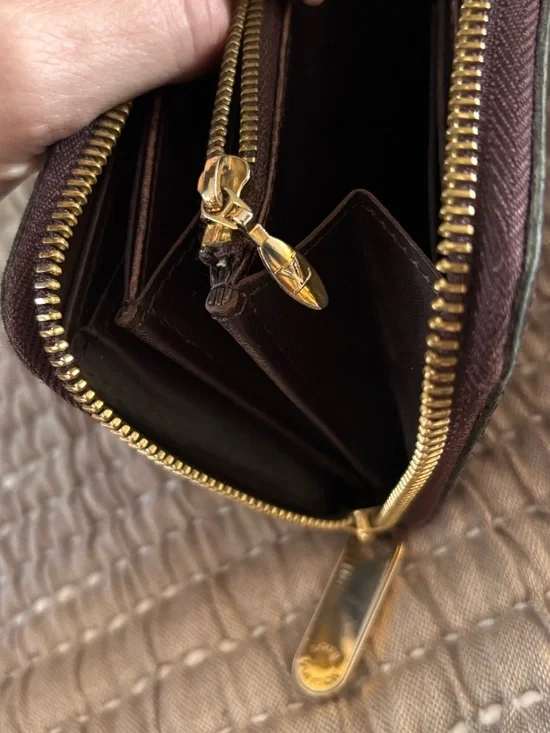 Louis Vuitton Vernis Patent Zippy Wallet - Amarante - Picture 9 of 10